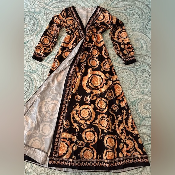 Black and Gold Polyester Women’s Maxi Dress Unbranded Approx Size Small - Picture 3 of 5